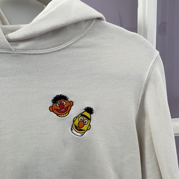 Uniqlo Bert and Ernie x Kaws hoodie - Picture 3 of 6
